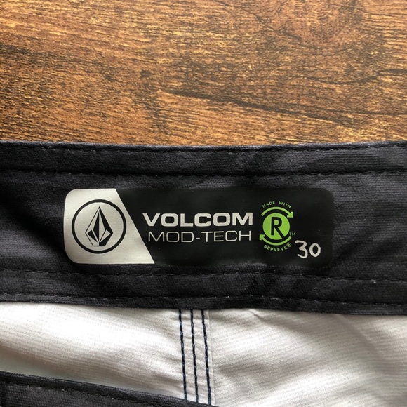 Men’s Volcom ModTech swim trunks - Picture 4 of 4